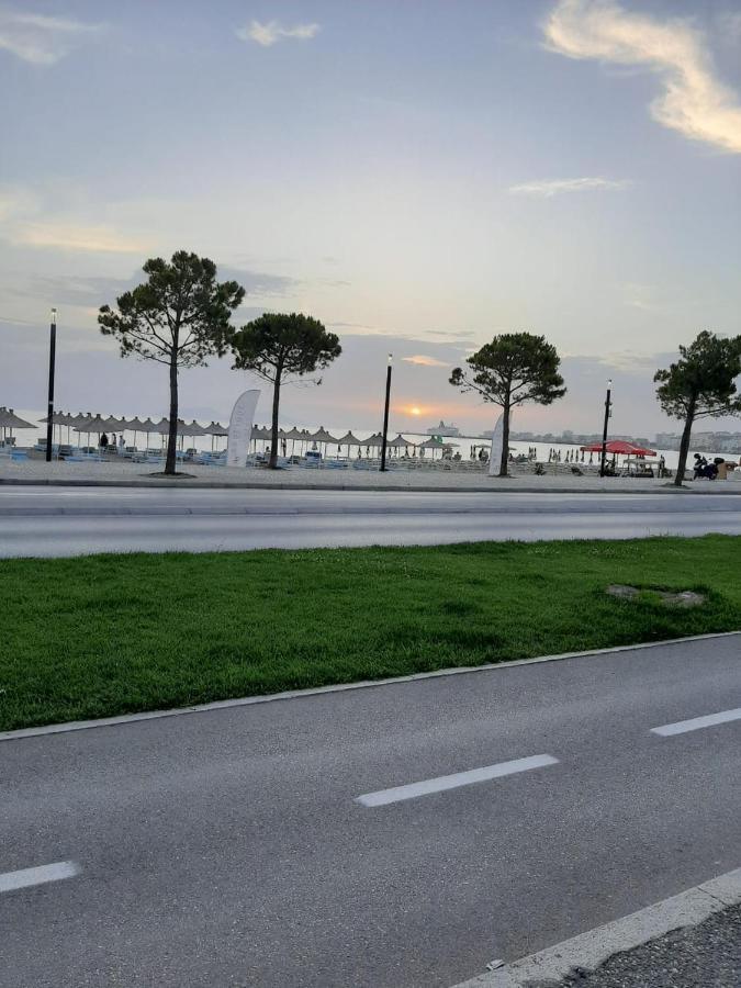 Grazioso Apartamento Arredato A Due Passi Dal Lungomare Vlorë Exterior foto